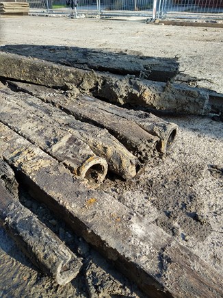Unieke vondst: houten waterleidingen in Ieper